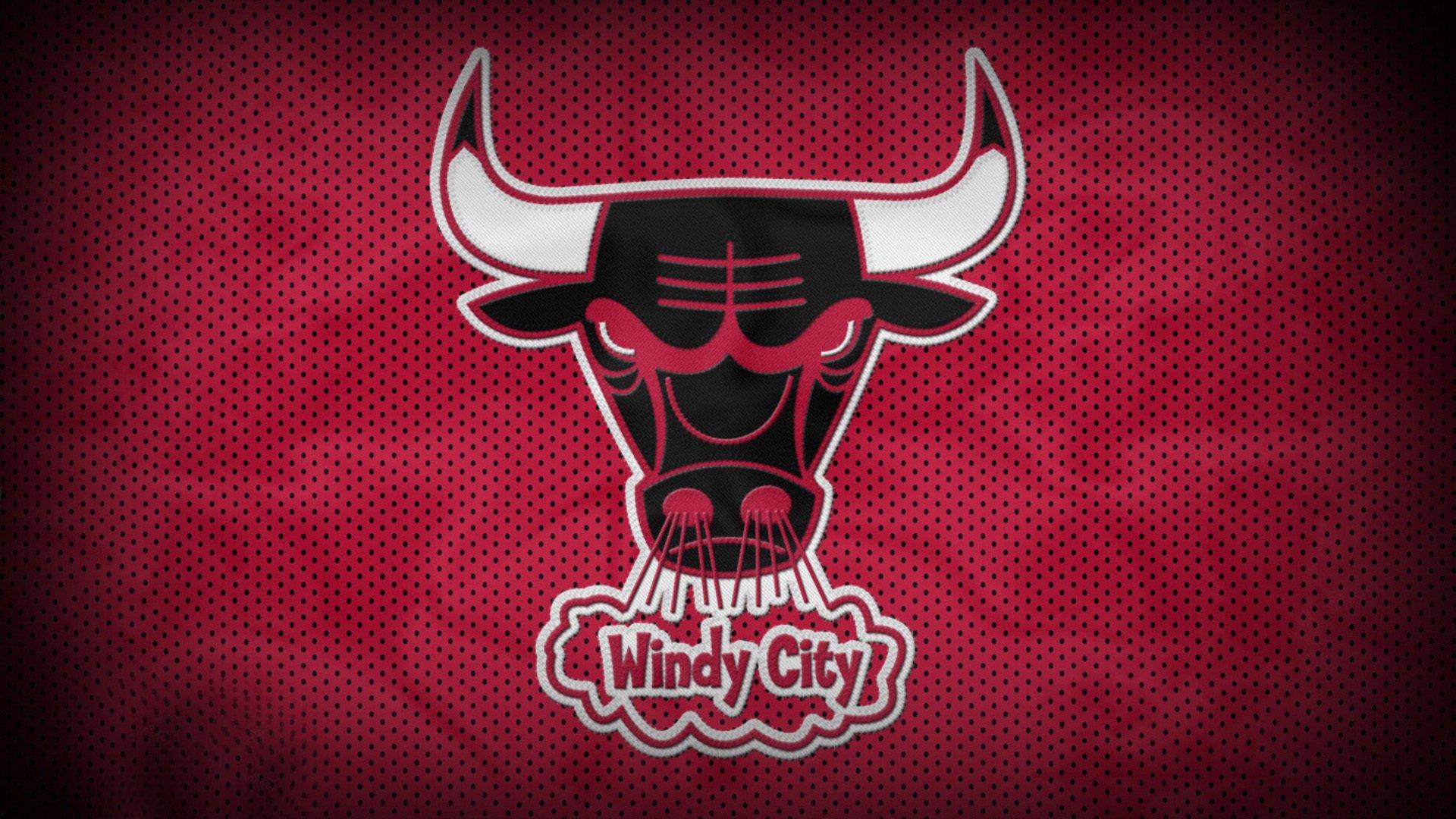 传奇对决再现巅峰！韦德三双闪耀全场，诺维茨基两双力挽狂澜，球迷疾呼，这样的状态何言退役？