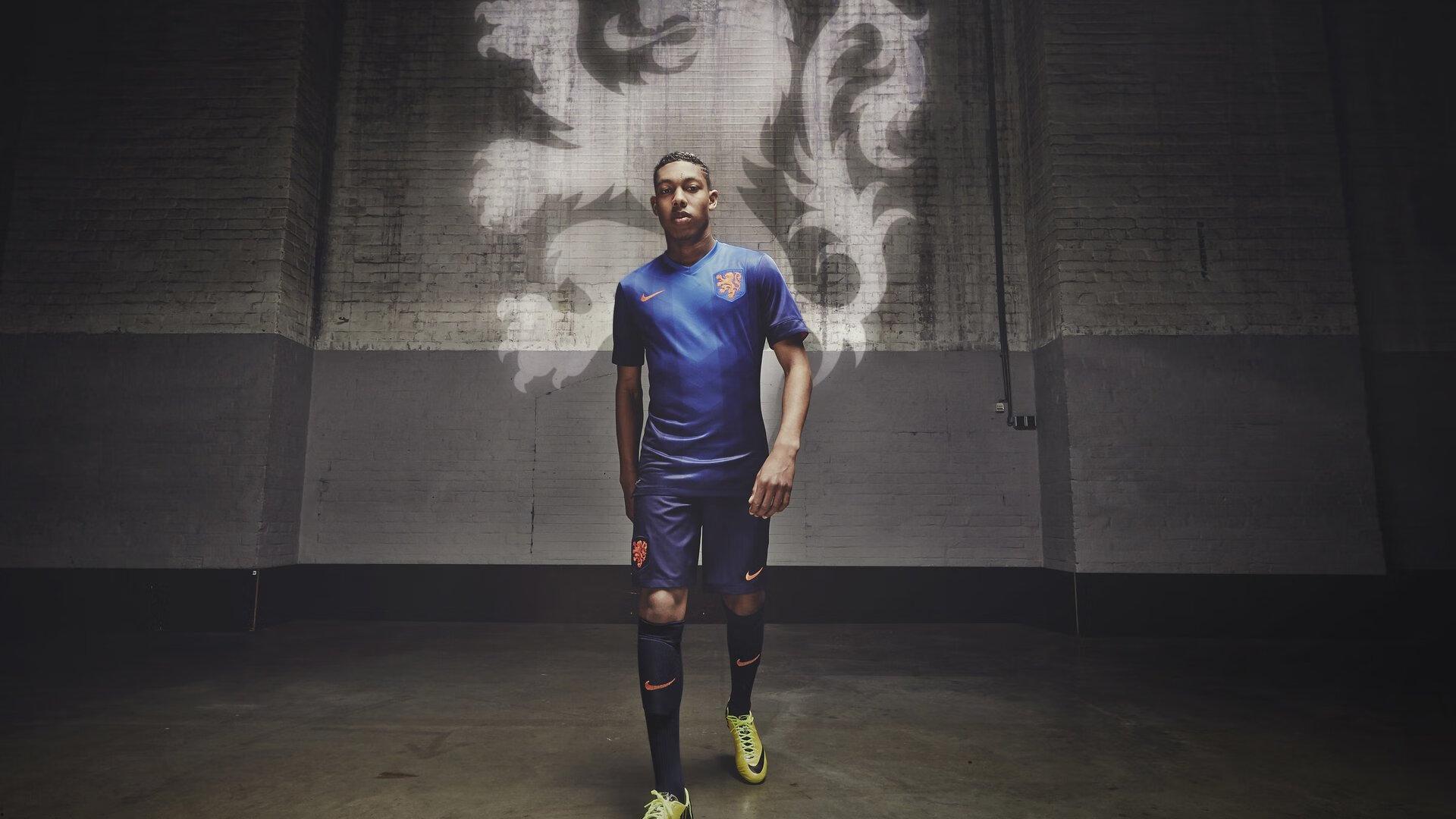 浓眉哥未来动向引联盟关注 活塞或成潜在交易黑马