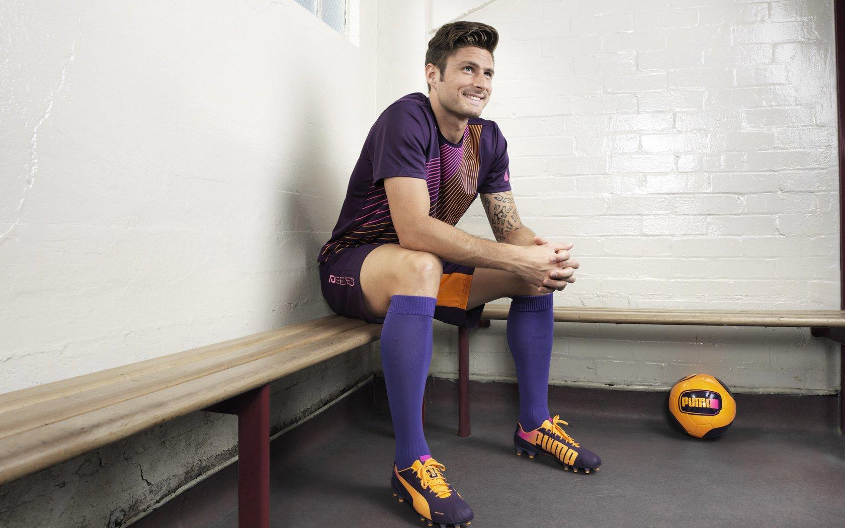 UFC 313巅峰对决，盖基重拳定江山，胡克浴血憾败拉斯维加斯